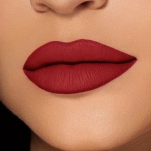 Kylie matte liquid lipstick in Merry
